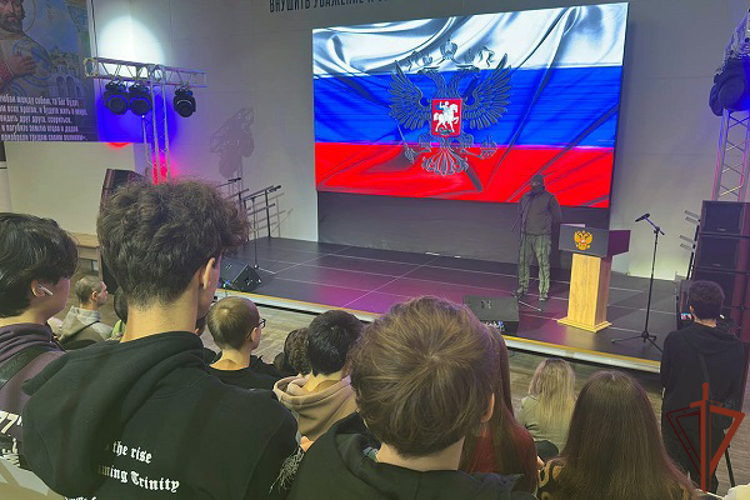 Наставник профильных классов Росгвардии в Запорожской области стал спикером регионального форума
