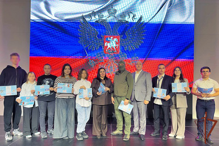 Наставник профильных классов Росгвардии в Запорожской области стал спикером регионального форума