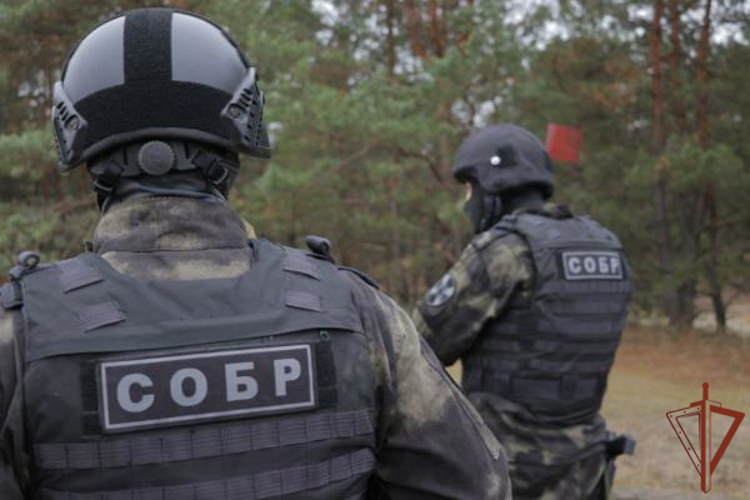 Подозреваемые в грабеже задержаны при силовой поддержке СОБР Росгвардии на Кубани 