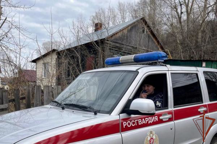 Росгвардейцы обеспечивают безопасность и оповещают жителей о возможном подтоплении районов в Томской области