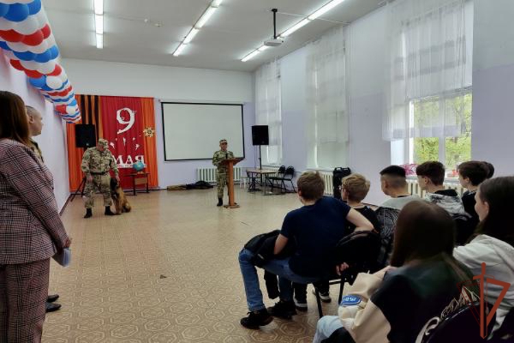 Росгвардейцы провели профилактические занятия для школьников в городах Кавказских Минеральных Вод