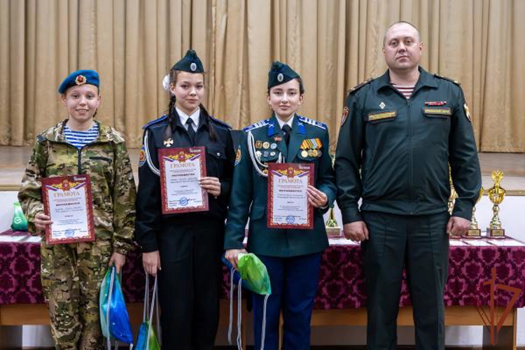 Ежегодный слет кадетов Уральского округа Росгвардии состоялся в Екатеринбурге (видео)