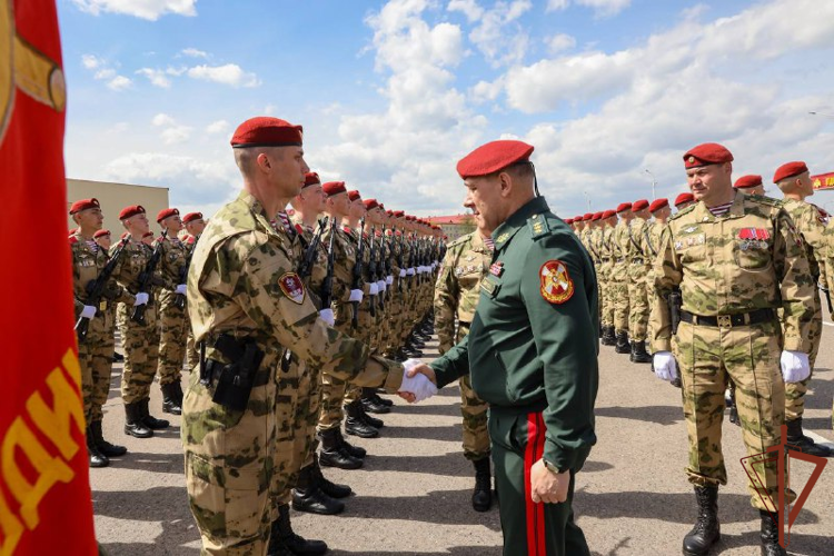 Росгвардия приняла участие в военном параде на Красной площади