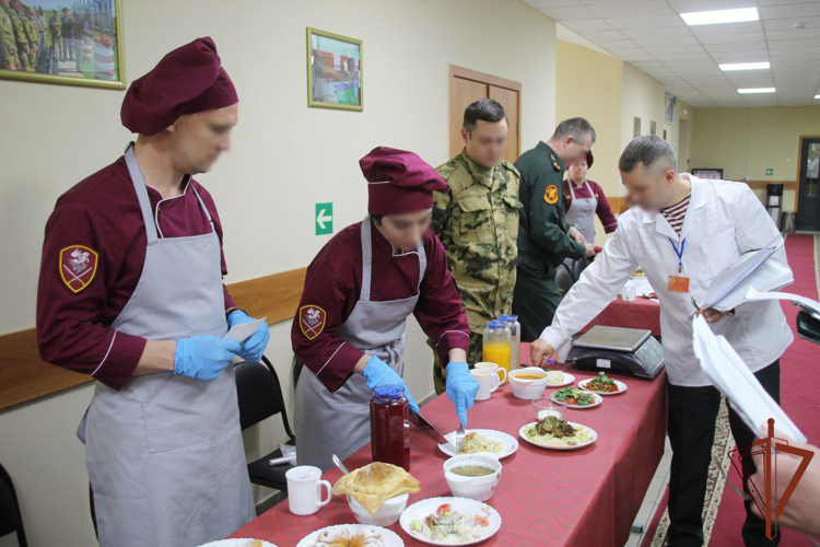 В Росгвардии наградили победителей конкурса продовольственной службы