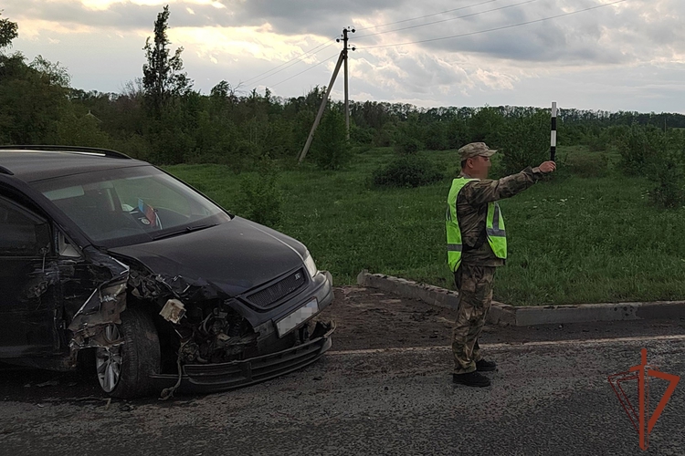 Росгвардеец оказал помощь пострадавшим в дорожно-транспортном происшествии в ЛНР