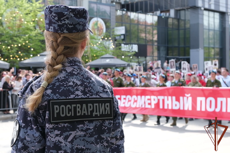 Правопорядок в День Великой Победы обеспечили росгвардейцы в Сибирском федеральном округе