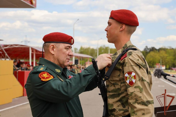 Росгвардия приняла участие в военном параде на Красной площади