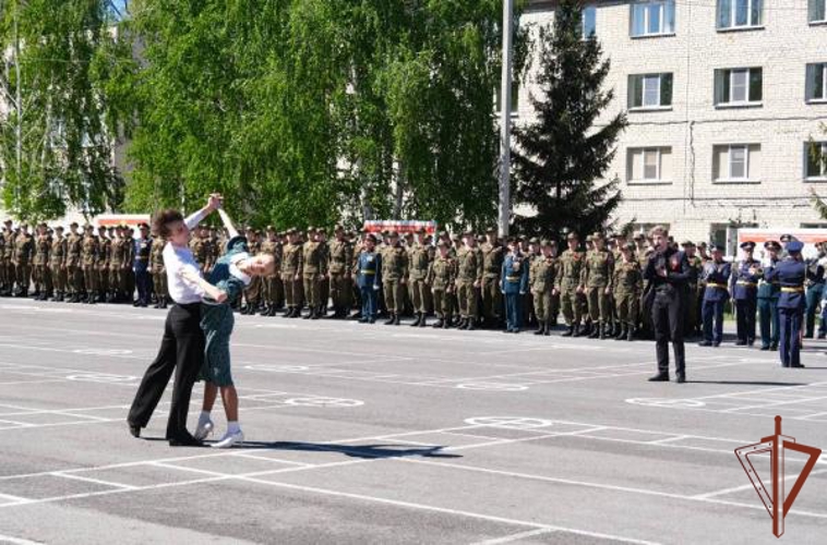 Росгвардейцы Центральной России участвуют в патриотических акциях к 80-летию Победы