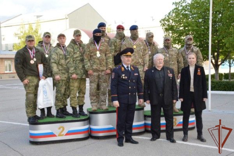 Команда рязанского СОБР Росгвардии победила на всероссийских соревнованиях по стрельбе из пистолета