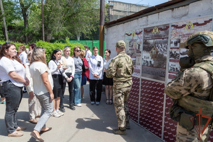 В ДНР завершилась патриотическая акция Росгвардии «80 шагов Великой Победы»