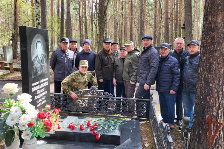 Представители Уральского округа Росгвардии поддержали всероссийскую ведомственную акцию «На страже памяти»