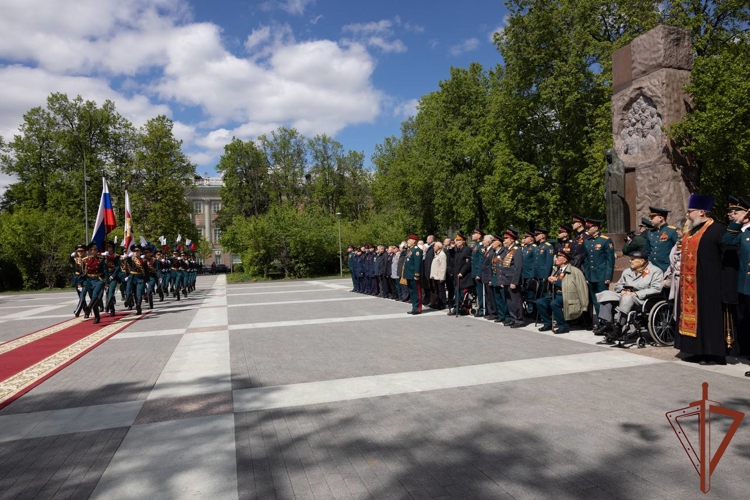 В Росгвардии поздравили ветеранов Великой Отечественной войны с 80-летием Победы (видео)