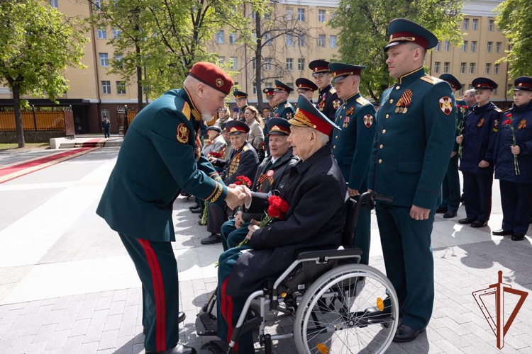 В Росгвардии поздравили ветеранов Великой Отечественной войны с 80-летием Победы (видео)
