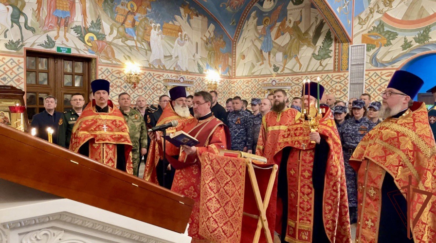 В преддверии Дня Победы в Главном храме Росгвардии состоялся благодарственный молебен с крестным ходом (видео)