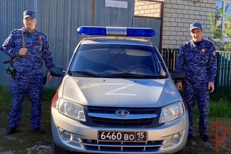 Сотрудники Росгвардии уберегли от огня имущество пенсионера в Оренбургской области