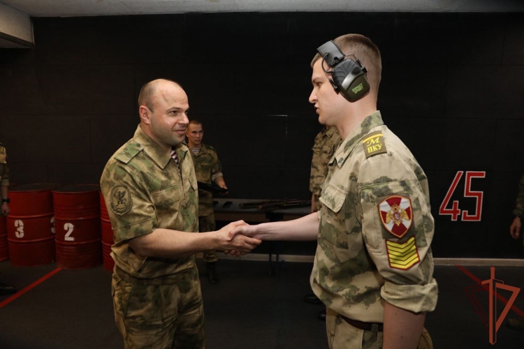 Кадеты Росгвардии успешно осваивают профессию защитника Отечества на военно-полевом сборе (видео)