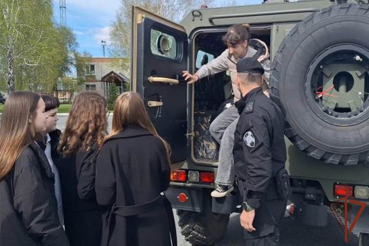 В Уральском округе Росгвардии состоялись патриотические мероприятия для подрастающего поколения