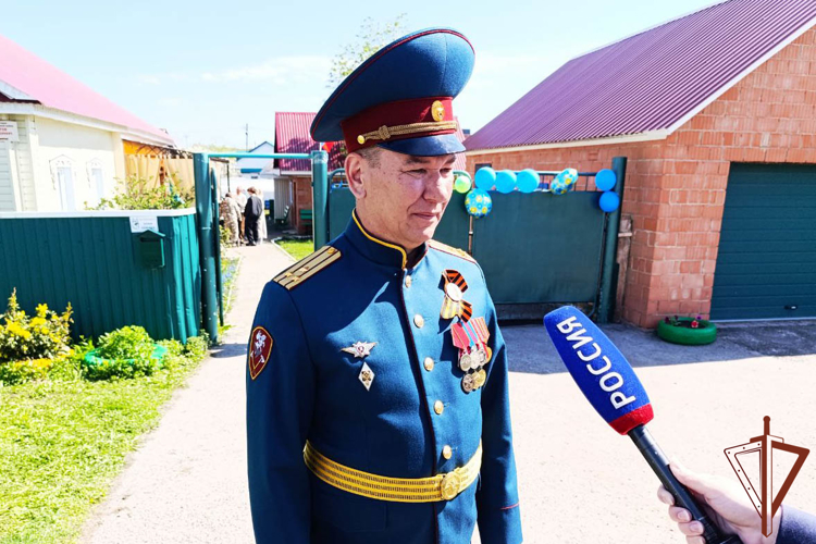 В Башкортостане росгвардейцы поздравили ветерана Великой Отечественной войны со 100-летним юбилеем