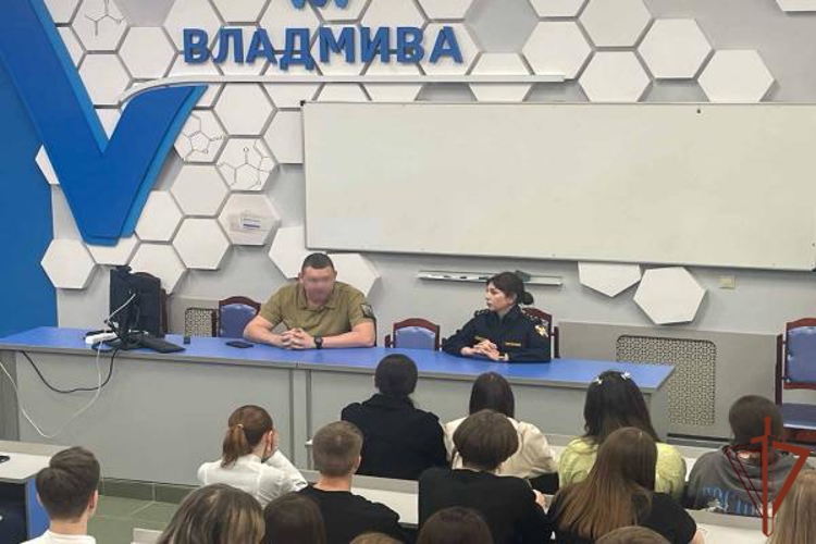 Росгвардейцы провели в Белгороде круглый стол с будущими медиками