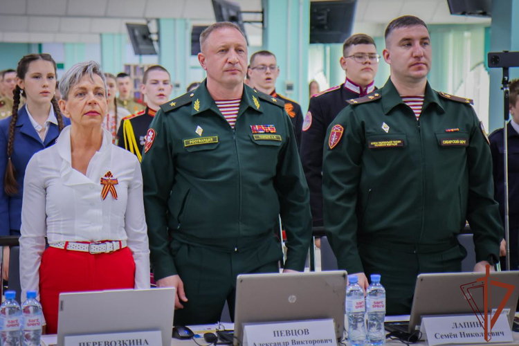 Представители Росгвардии в Новосибирске наградили победителей X Всероссийского конкурса социальных проектов кадетских организаций