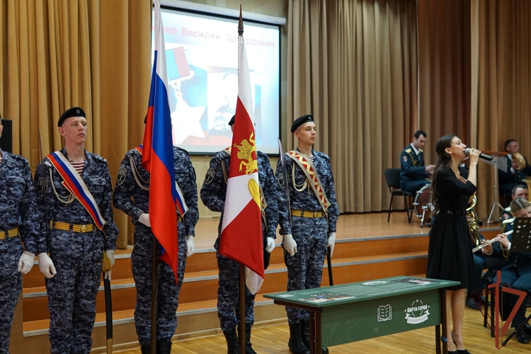 В столичной школе открыли «Парту Героя» в память о военнослужащем внутренних войск Герое России Василии Чубенко