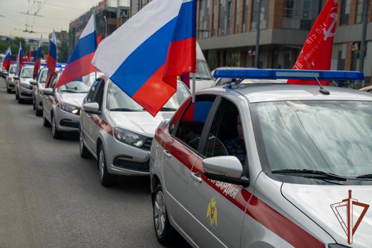 Росгвардейцы в Краснодаре провели патриотический автопробег в честь 80-летия Победы (видео)