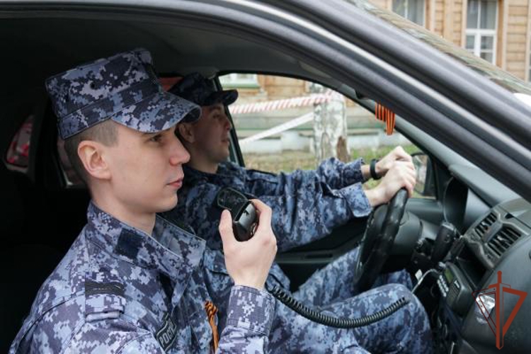 В Кировской области росгвардейцы нашли без вести пропавшего подростка