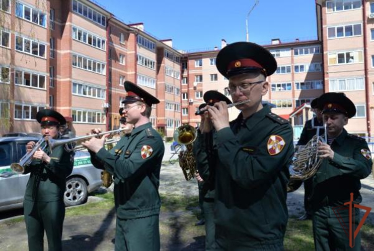 В Уральском округе Росгвардии чествовали ветеранов Великой Отечественной войны (видео)