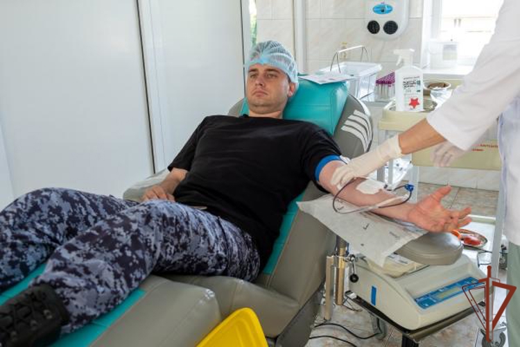 В Краснодаре росгвардейцы присоединились к донорской акции (видео)