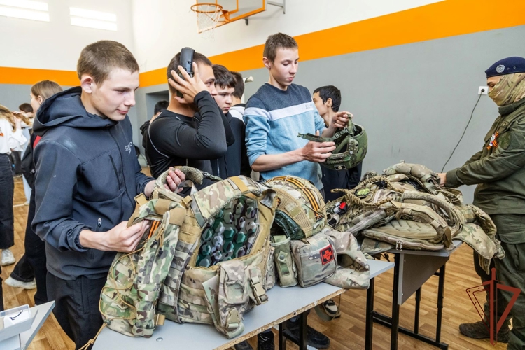 В преддверии юбилея Победы росгвардейцы продолжают активно участвовать в патриотических мероприятиях в Сибири 