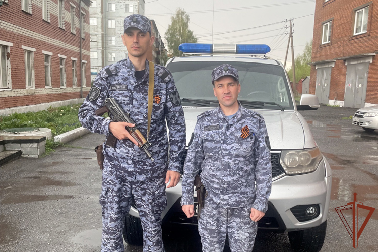 Росгвардейцы в Кузбассе помогли вернуться домой страдающему потерей памяти пенсионеру