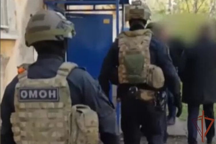 В Ярославле при содействии ОМОН Росгвардии задержана подозреваемая в совершении преступлений в отношении пенсионеров