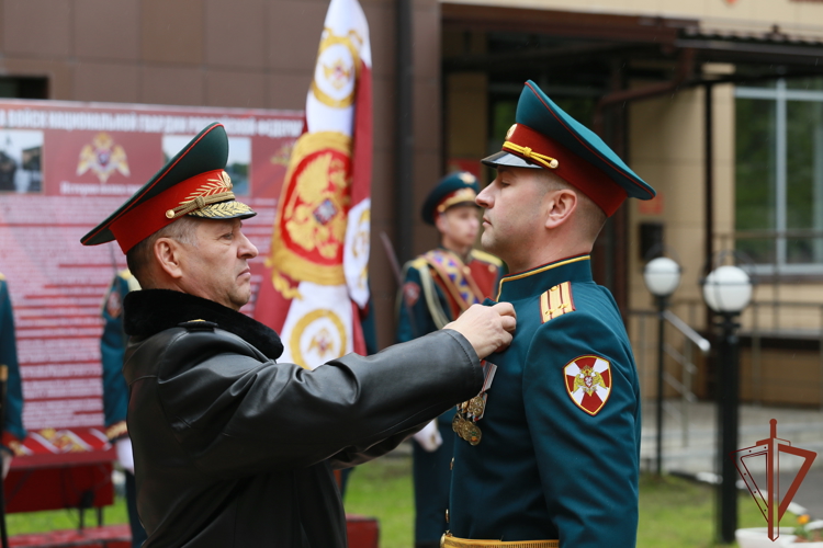 Памятник воинам-связистам Росгвардии открыли в Москве