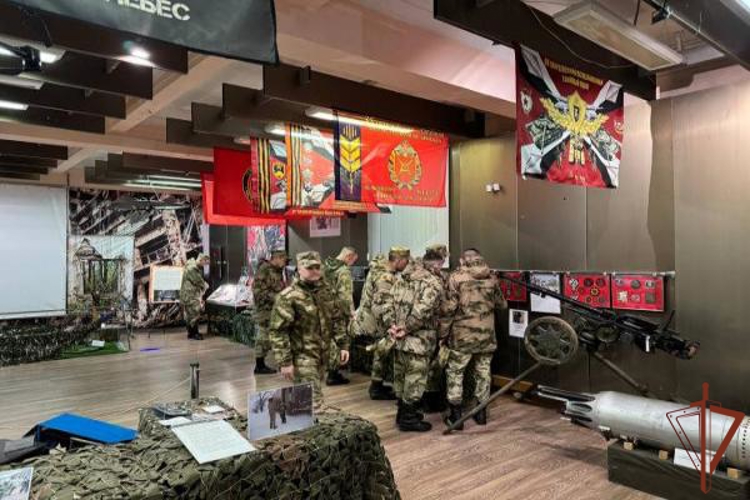 Патриотические мероприятия к 80-летию Победы проходят в Уральском округе Росгвардии (видео)