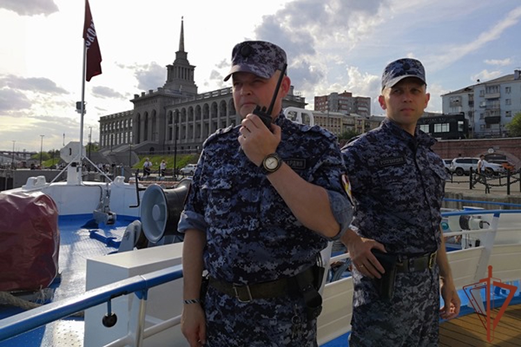 Росгвардейцы обеспечат безопасность круиза теплохода «Максим Горький» по Енисею