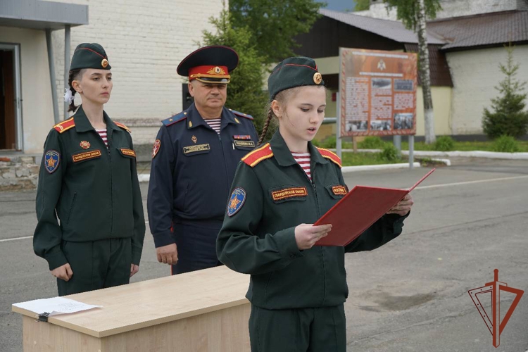 Церемония принятия присяги воспитанниками «Гвардейской смены» состоялась в Управлении Росгвардии по Ульяновской области  