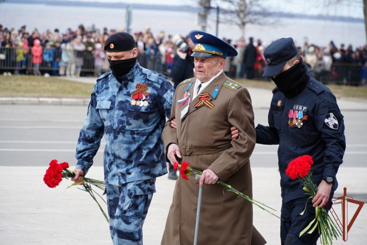 Более 600 росгвардейцев приняли участие в Парадах Победы и торжественных маршах на северо-западе России