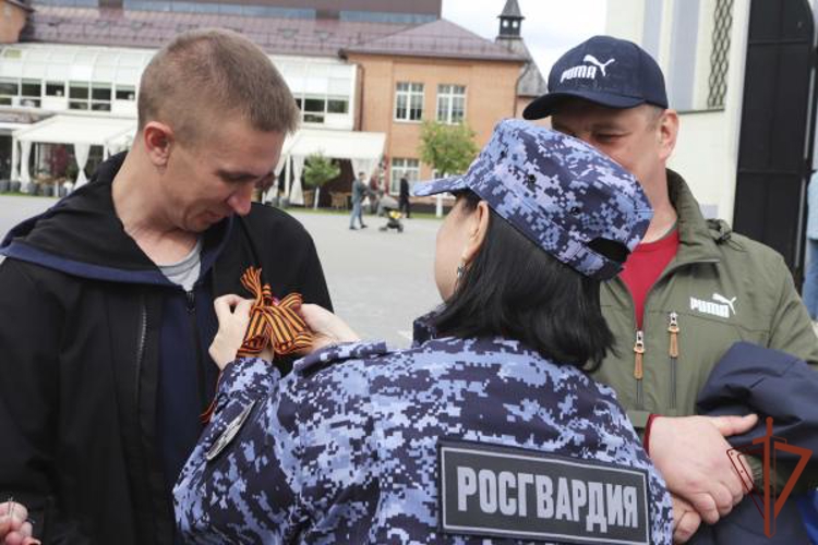 Росгвардейцы Центральной России участвуют в патриотических акциях к 80-летию Победы