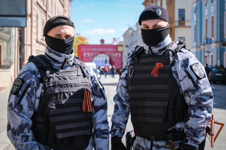 Росгвардейцы обеспечили безопасность празднования Дня Победы на северо-западе страны