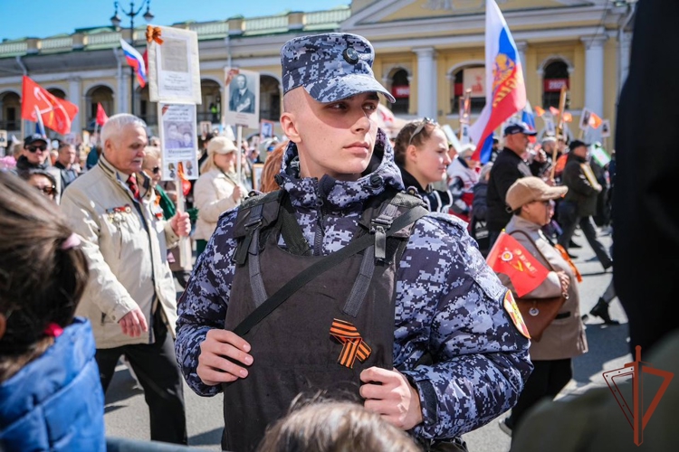 Росгвардейцы обеспечили безопасность празднования Дня Победы на северо-западе страны