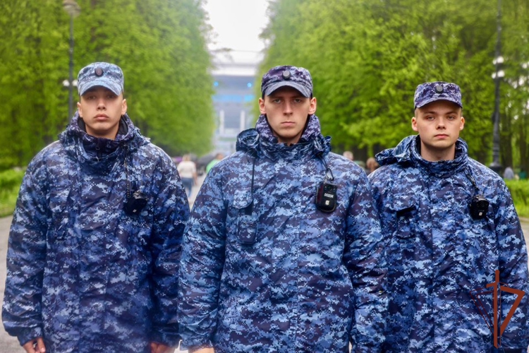 В Санкт-Петербурге росгвардейцы обеспечили безопасность Матча Легенд в честь 100-летия ФК «Зенит»
