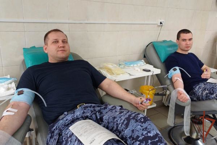 К ведомственной акции «От сердца к сердцу» присоединились росгвардейцы в Курганской области