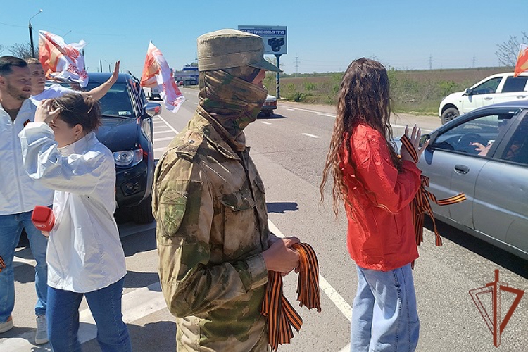 К патриотической акции «Георгиевская лента»  присоединились росгвардейцы в Запорожской области 