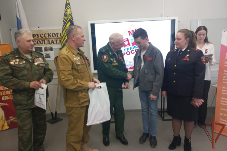 Помощник командующего Уральским округом Росгвардии принял участие в торжественных мероприятиях на Среднем Урале (видео)