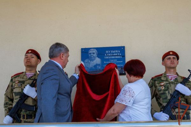 Памятную доску ветерану Великой Отечественной войны открыли в Калаче-на-Дону