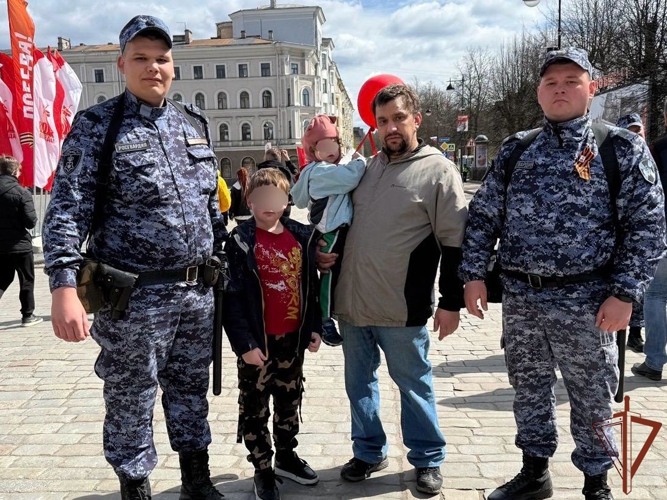В Ленинградской области росгвардейцы нашли мальчика, потерявшегося во время праздничного мероприятия