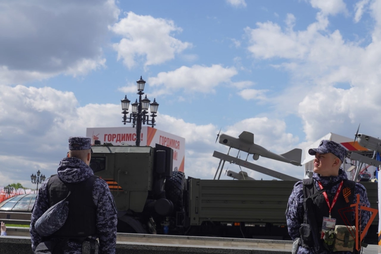 Росгвардия обеспечила общественную безопасность при праздновании Дня Великой Победы в Москве