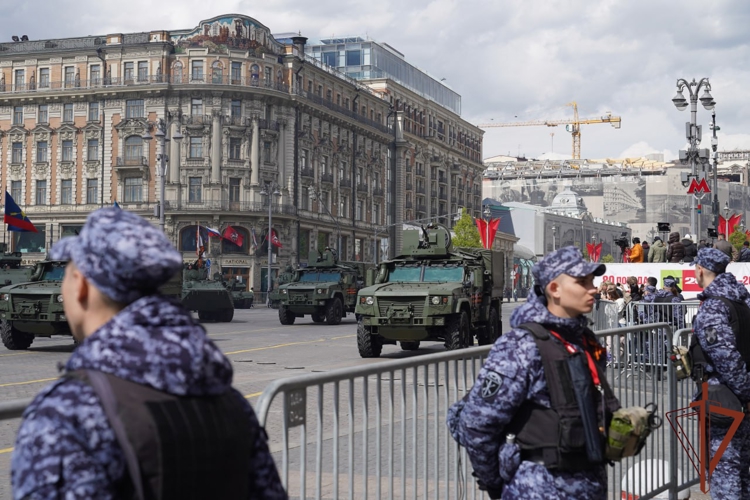 Росгвардия обеспечила общественную безопасность при праздновании Дня Великой Победы в Москве