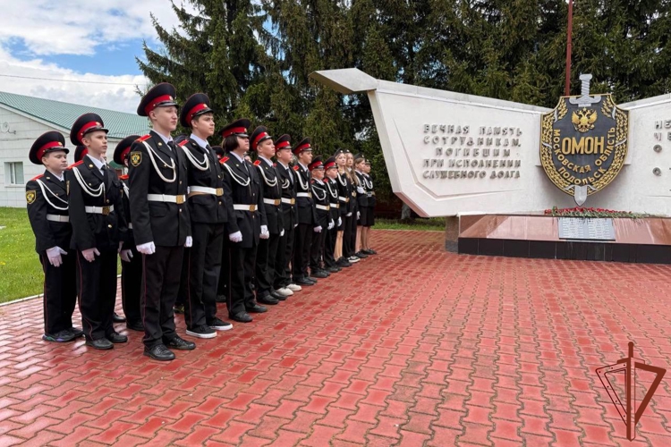 Посвященные Дню защиты детей патриотические и спортивные мероприятия проходят в Центральном округе Росгвардии