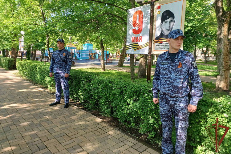 На Северном Кавказе росгвардейцы приняли участие в обеспечении общественной безопасности в День Победы